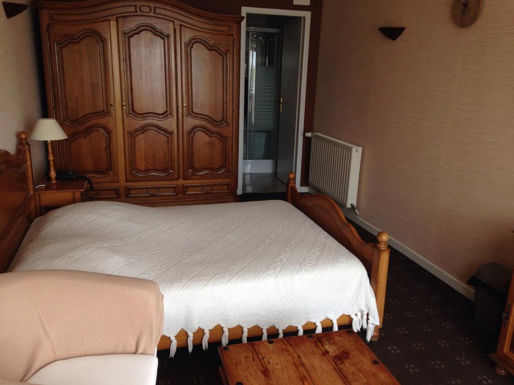 Hotel L'Epicurien Saint-Nicolas-de-Port Habitación foto