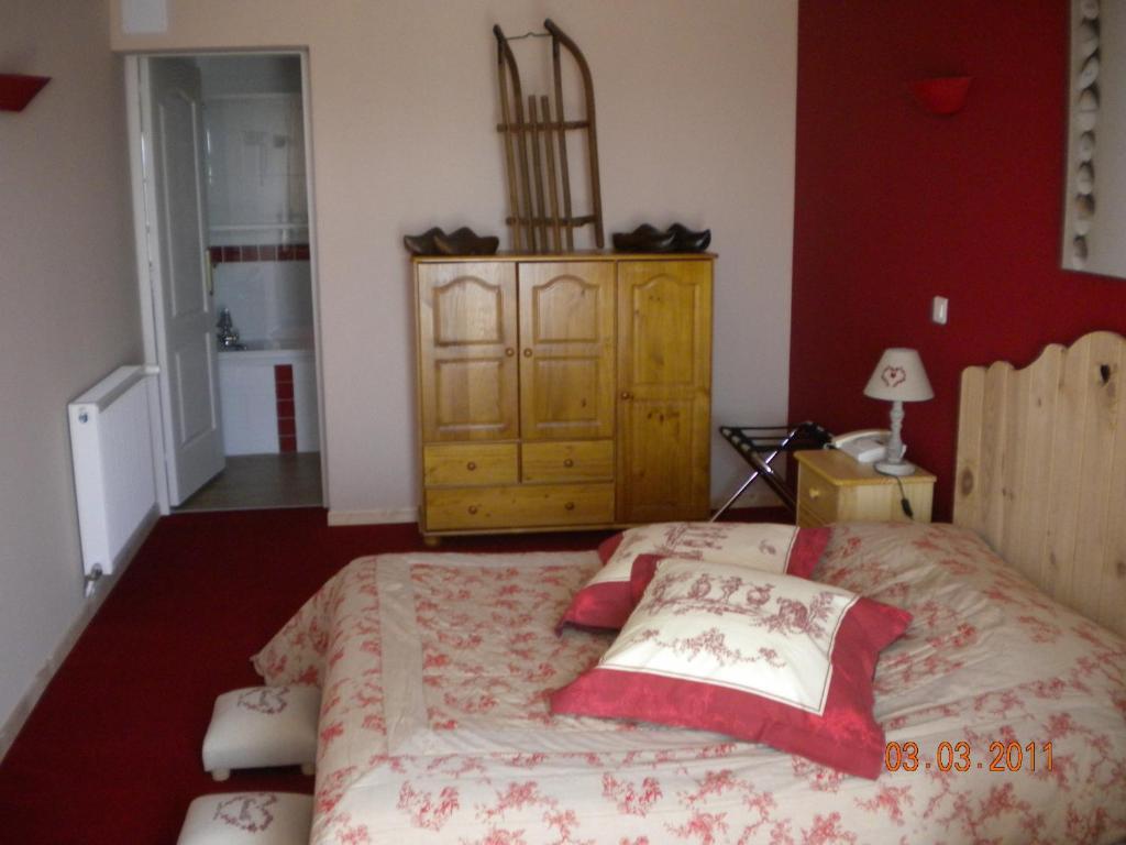 Hotel L'Epicurien Saint-Nicolas-de-Port Habitación foto
