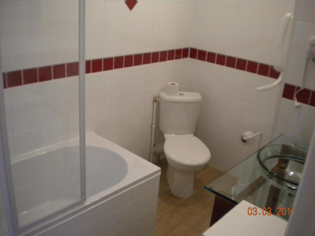 Hotel L'Epicurien Saint-Nicolas-de-Port Habitación foto